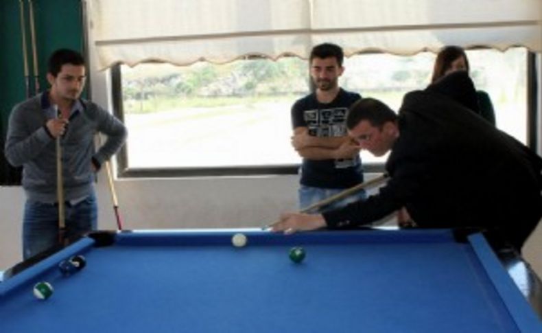 Eroğlu'na genç destek